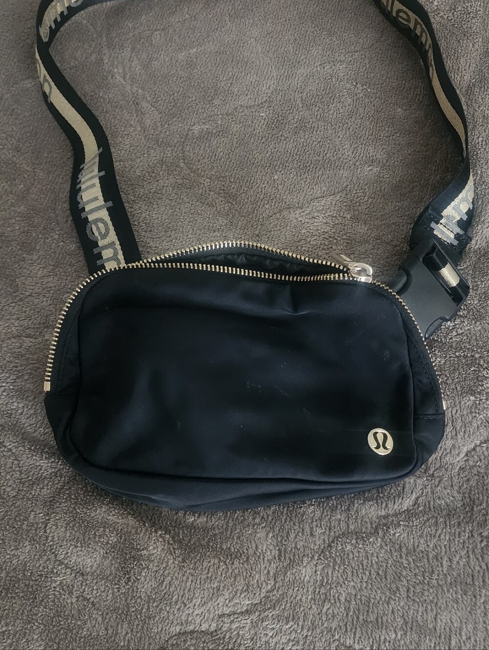 lululemon athletica Black Travel Crossbody with Gold Zipper